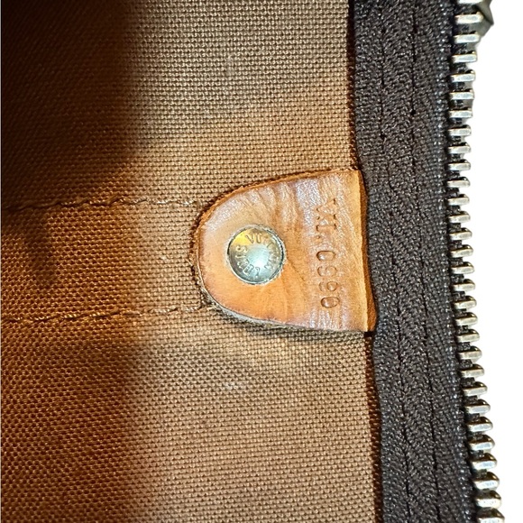 Louis Vuitton Keepall Bandouliere 50 - Picture 15 of 16